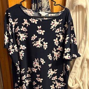 Liz Claiborne Navy Floral Tee with White & Pink Accents